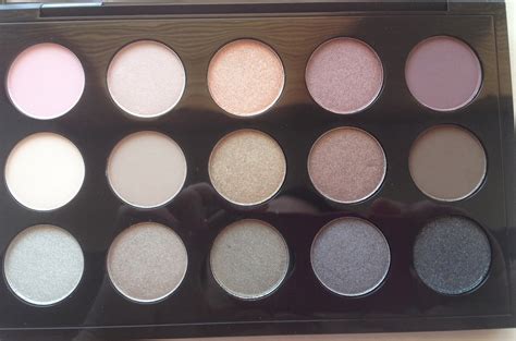 cool toned neutral eyeshadow palette.